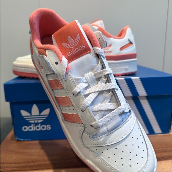 ADIDAS FORUM LOW CL - Picture 3 of 3